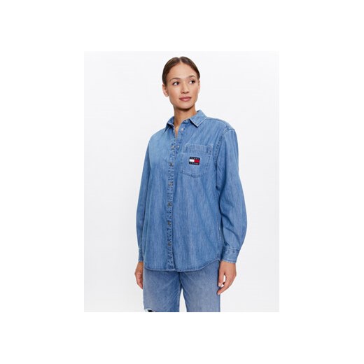 Tommy Jeans Koszula jeansowa DW0DW16166 Niebieski Boyfriend Fit ze sklepu MODIVO w kategorii Koszule damskie - zdjęcie 168586784