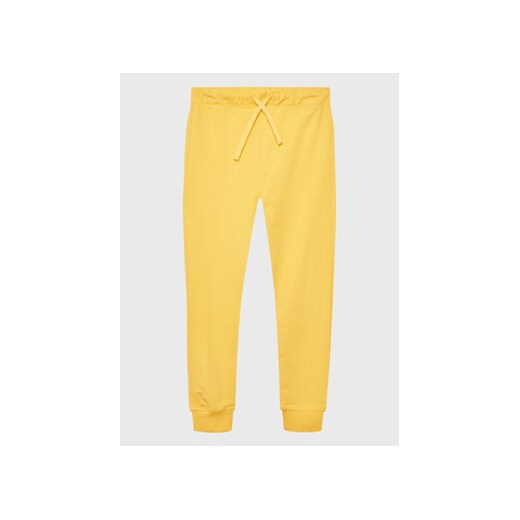United Colors Of Benetton Spodnie dresowe 3BC1CF02M Żółty Regular Fit ze sklepu MODIVO w kategorii Spodnie chłopięce - zdjęcie 168589533