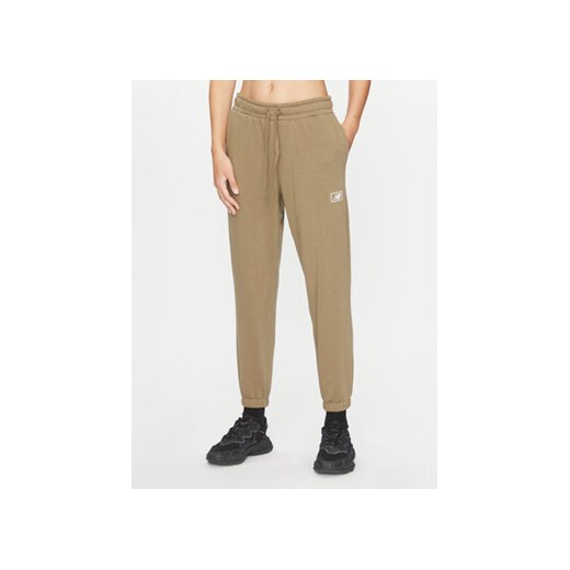 New Balance Spodnie dresowe Essentials French Terry Pant WP33508 Zielony Regular Fit ze sklepu MODIVO w kategorii Spodnie męskie - zdjęcie 168595141
