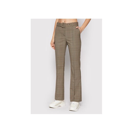 Boss Spodnie materiałowe Tokna 50463620 Kolorowy Regular Fit ze sklepu MODIVO w kategorii Spodnie damskie - zdjęcie 168600921
