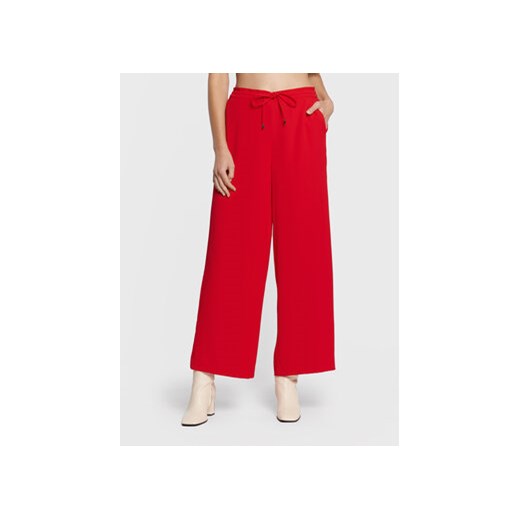 DKNY Spodnie materiałowe P2EKFN57 Czerwony Regular Fit ze sklepu MODIVO w kategorii Spodnie damskie - zdjęcie 168604390