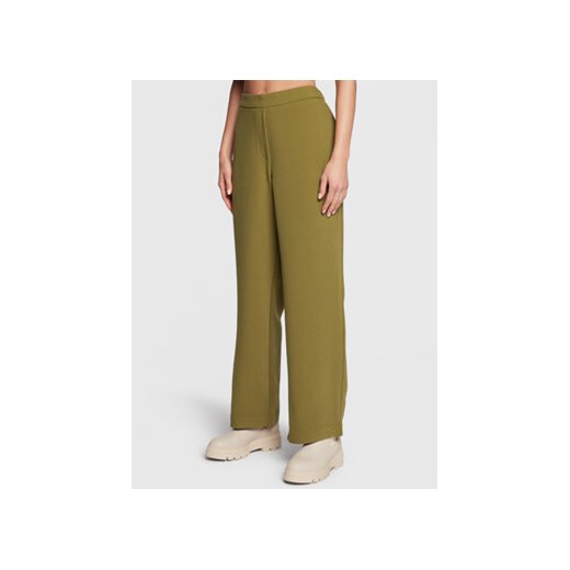 Moss Copenhagen Spodnie materiałowe Taira 16935 Zielony Relaxed Fit ze sklepu MODIVO w kategorii Spodnie damskie - zdjęcie 168610804