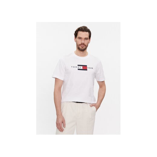 Tommy Hilfiger T-Shirt Flag Tee MW0MW37859 Biały Regular Fit ze sklepu MODIVO w kategorii T-shirty męskie - zdjęcie 168614551
