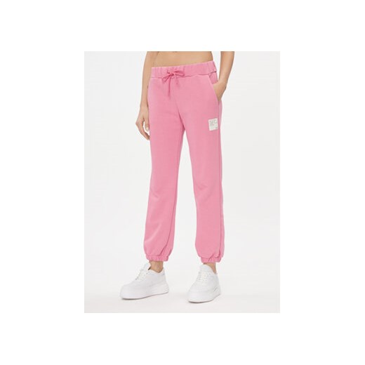 Please Spodnie materiałowe P2SHBUT000 Różowy Regular Fit ze sklepu MODIVO w kategorii Spodnie damskie - zdjęcie 168617941