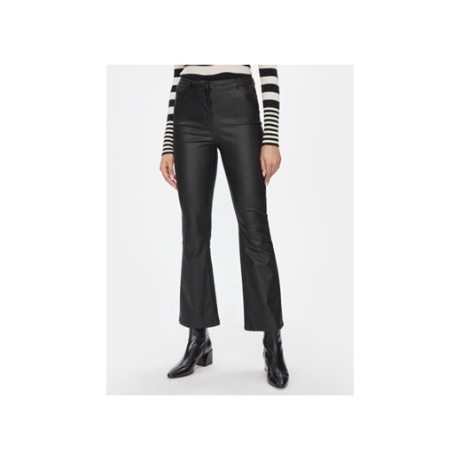 Vero Moda Spodnie z imitacji skóry 10300232 Czarny Flared Fit ze sklepu MODIVO w kategorii Spodnie damskie - zdjęcie 168626824
