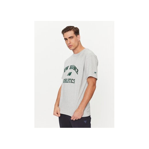 New Balance T-Shirt Athletics Varsity Graphic T-Shirt MT33551 Szary Regular Fit ze sklepu MODIVO w kategorii T-shirty męskie - zdjęcie 168628024