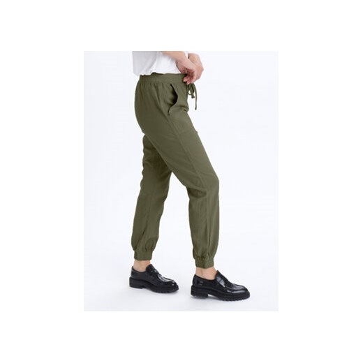 Kaffe Spodnie materiałowe Naya 10505397 Zielony Relaxed Fit ze sklepu MODIVO w kategorii Spodnie damskie - zdjęcie 168628731