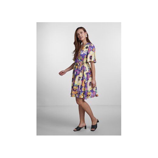 YAS Sukienka 26030172 Fioletowy Regular Fit ze sklepu MODIVO w kategorii Sukienki - zdjęcie 168629703