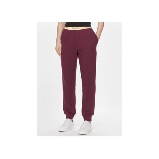 Calvin Klein Underwear Spodnie piżamowe 000QS7045E Bordowy Regular Fit ze sklepu MODIVO w kategorii Piżamy damskie - zdjęcie 168630854