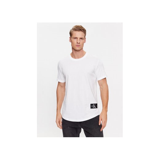 Calvin Klein Jeans T-Shirt J30J323482 Biały Regular Fit ze sklepu MODIVO w kategorii T-shirty męskie - zdjęcie 168633430