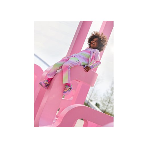 Reima Spodnie dresowe MINNA PARIKKA Peace 5200210A Fioletowy Regular Fit ze sklepu MODIVO w kategorii Spodnie dziewczęce - zdjęcie 168633670