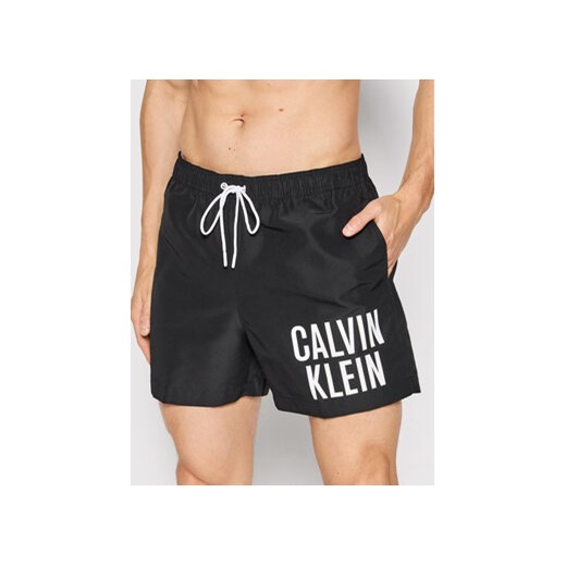 Calvin Klein Swimwear Szorty kąpielowe Medium KM0KM00739 Czarny Regular Fit ze sklepu MODIVO w kategorii Kąpielówki - zdjęcie 168634231