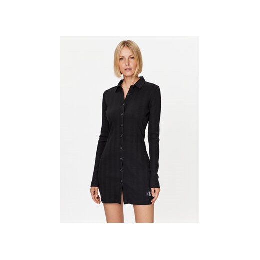 Calvin Klein Jeans Sukienka koszulowa J20J221644 Czarny Slim Fit ze sklepu MODIVO w kategorii Sukienki - zdjęcie 168635541