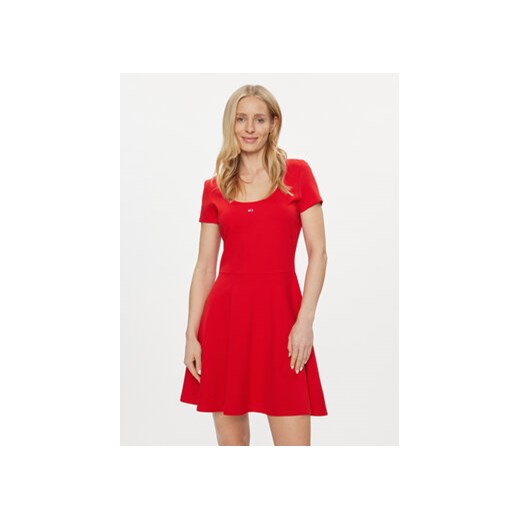 Tommy Jeans Sukienka codzienna DW0DW17408 Czerwony Slim Fit ze sklepu MODIVO w kategorii Sukienki - zdjęcie 168640393