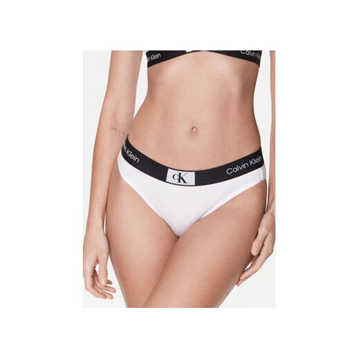 Calvin Klein Underwear Figi klasyczne 000QF7222E Biały ze sklepu MODIVO w kategorii Majtki damskie - zdjęcie 168643081