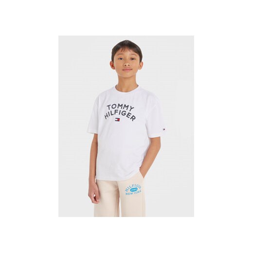 Tommy Hilfiger T-Shirt KB0KB08548 S Biały Regular Fit ze sklepu MODIVO w kategorii T-shirty chłopięce - zdjęcie 168644024