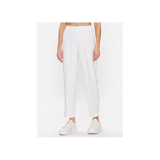 Marc Aurel Spodnie materiałowe 1692 2000 93181 Biały Relaxed Fit ze sklepu MODIVO w kategorii Spodnie damskie - zdjęcie 168644483