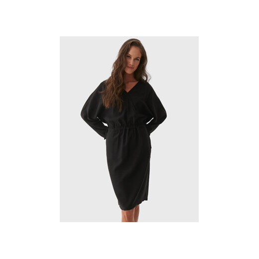 Tatuum Sukienka codzienna Konti T2221.194 Czarny Regular Fit ze sklepu MODIVO w kategorii Sukienki - zdjęcie 168649464