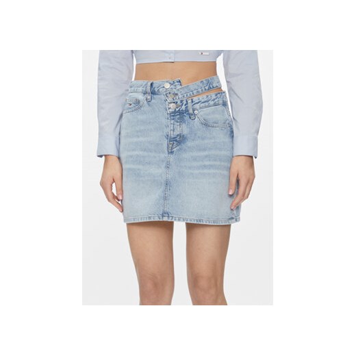 Tommy Jeans Spódnica jeansowa Mom Cut Out Wb Uh Skirt Ah7011 DW0DW17217 Niebieski Slim Fit ze sklepu MODIVO w kategorii Spódnice - zdjęcie 168650590