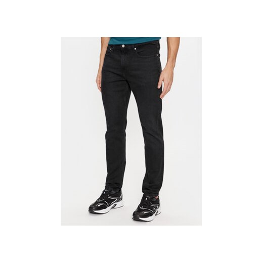 Calvin Klein Jeans Jeansy J30J323689 Czarny Tapered Fit ze sklepu MODIVO w kategorii Jeansy męskie - zdjęcie 168652513