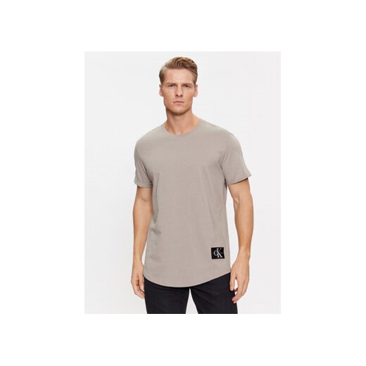 Calvin Klein Jeans T-Shirt J30J323482 Beżowy Regular Fit ze sklepu MODIVO w kategorii T-shirty męskie - zdjęcie 168653111
