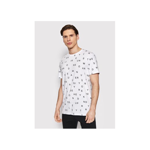 Outhorn T-Shirt TSM606 Biały Regular Fit ze sklepu MODIVO w kategorii T-shirty męskie - zdjęcie 168653131
