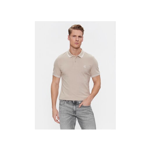 Calvin Klein Jeans Polo J30J315603 Beżowy Slim Fit ze sklepu MODIVO w kategorii T-shirty męskie - zdjęcie 168653494