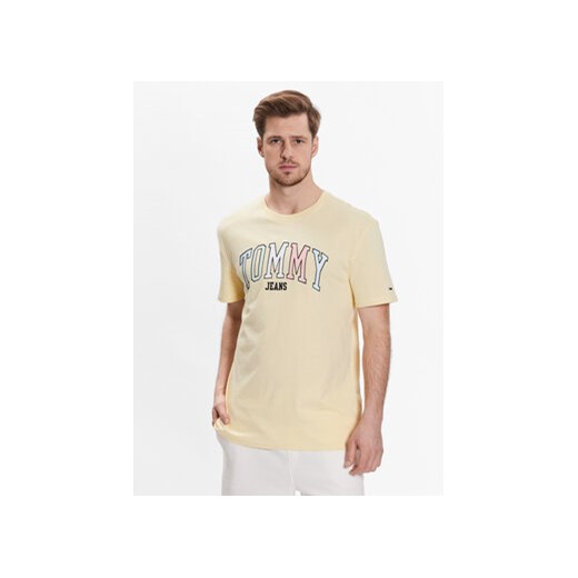 Tommy Jeans T-Shirt College Pop DM0DM16401 Żółty Regular Fit ze sklepu MODIVO w kategorii T-shirty męskie - zdjęcie 168657154