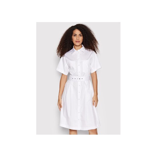 Guess Sukienka koszulowa Selene W2GK84 WDXM0 Biały Regular Fit Guess L MODIVO wyprzedaż