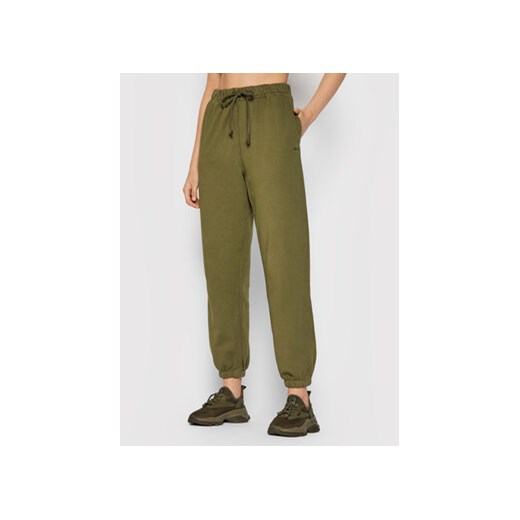 Levi's® Spodnie dresowe A0887-0005 Zielony Regular Fit ze sklepu MODIVO w kategorii Spodnie damskie - zdjęcie 168665383