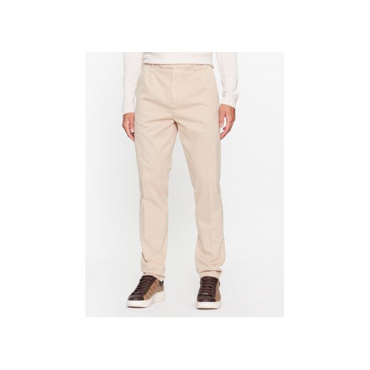 Guess Spodnie materiałowe Noah M3BB27 WFPMA Beżowy Slim Fit ze sklepu MODIVO w kategorii Spodnie męskie - zdjęcie 168665672