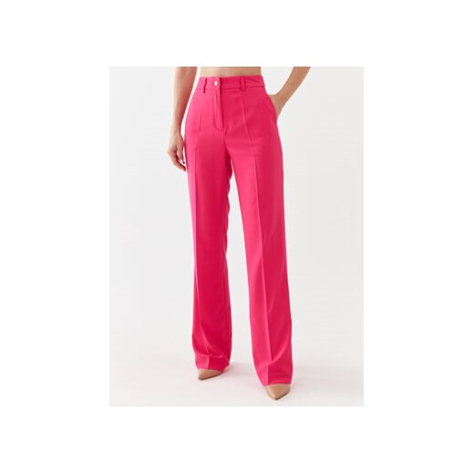 Guess Chinosy W3YB11 WFKY2 Różowy Regular Fit ze sklepu MODIVO w kategorii Spodnie damskie - zdjęcie 168665741