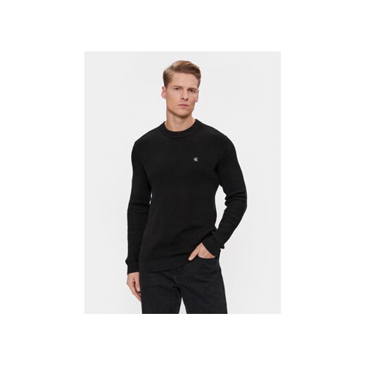 Calvin Klein Jeans Sweter J30J324598 Czarny Regular Fit ze sklepu MODIVO w kategorii Swetry męskie - zdjęcie 168665781