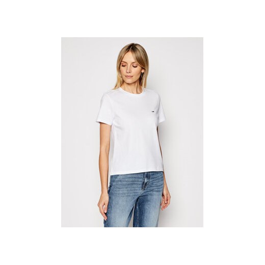 Tommy Jeans T-Shirt C Neck DW0DW09198 Biały Regular Fit ze sklepu MODIVO w kategorii Bluzki damskie - zdjęcie 168668270
