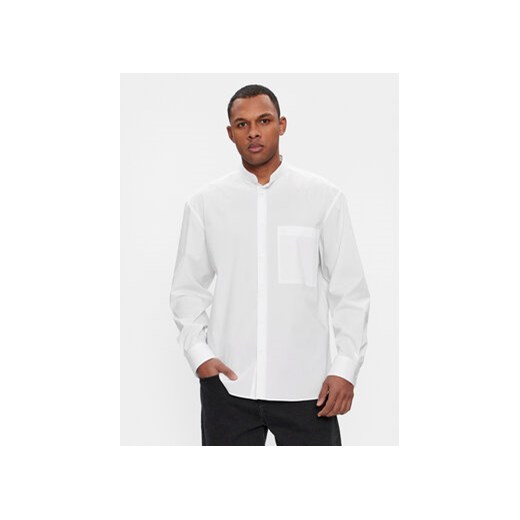 Calvin Klein Koszula Modern K10K111736 Biały Slim Fit ze sklepu MODIVO w kategorii Koszule męskie - zdjęcie 168672561