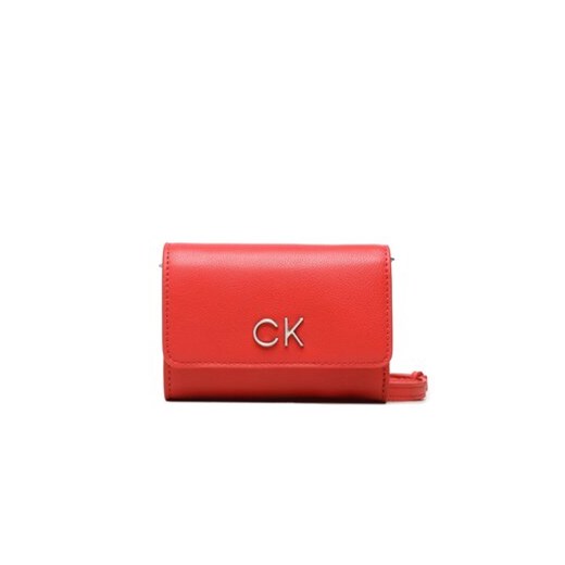 Calvin Klein Torebka Re-Lock Trifold Sm W/Strap K60K611010 Czerwony ze sklepu MODIVO w kategorii Listonoszki - zdjęcie 168675860