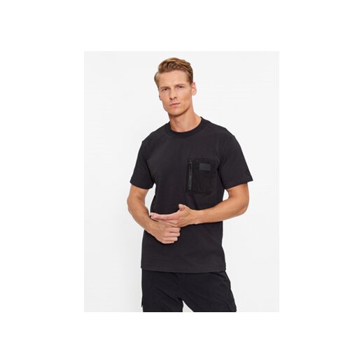 Calvin Klein Jeans T-Shirt J30J323997 Czarny Relaxed Fit ze sklepu MODIVO w kategorii T-shirty męskie - zdjęcie 168676690