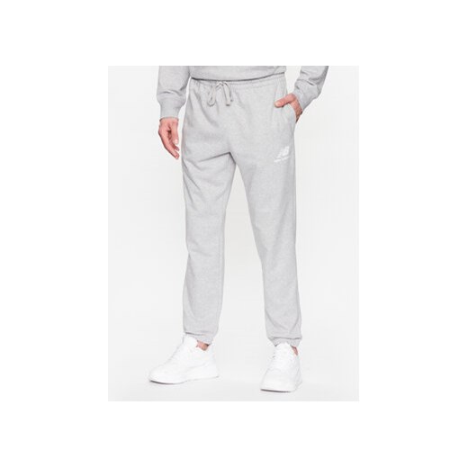 New Balance Spodnie dresowe MP31539 Szary Regular Fit ze sklepu MODIVO w kategorii Spodnie męskie - zdjęcie 168678263