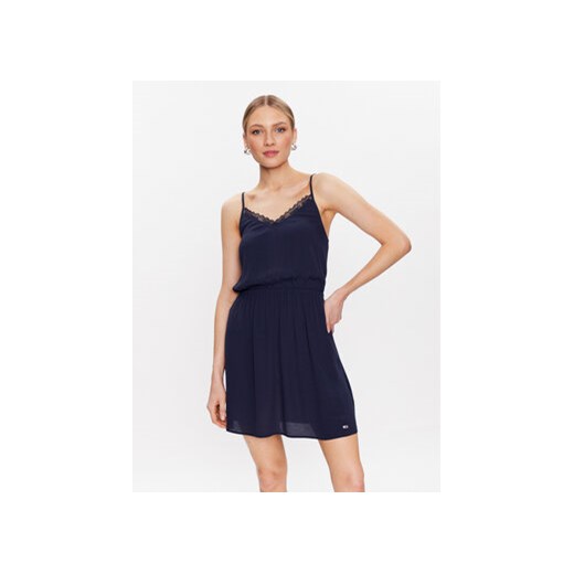 Tommy Jeans Sukienka letnia Essential DW0DW15174 Granatowy Regular Fit ze sklepu MODIVO w kategorii Sukienki - zdjęcie 168686881