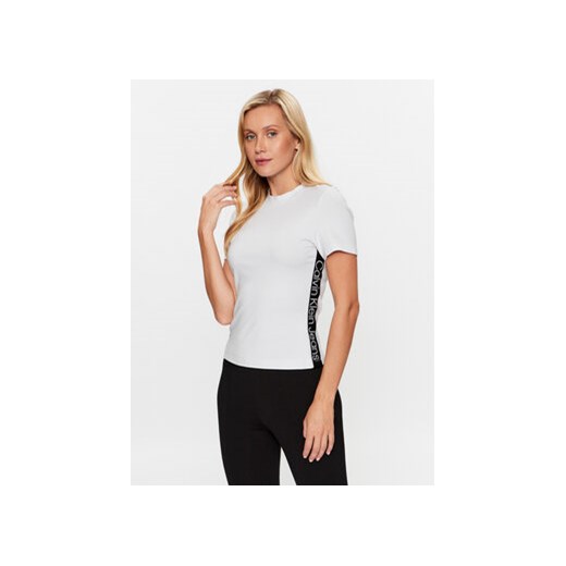 Calvin Klein Jeans T-Shirt J20J221414 Biały Slim Fit ze sklepu MODIVO w kategorii Bluzki damskie - zdjęcie 168689803