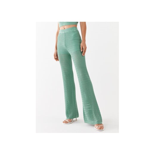 Guess Spodnie materiałowe Yasmina W3GB01 Z2WK0 Zielony Relaxed Fit ze sklepu MODIVO w kategorii Spodnie damskie - zdjęcie 168694611