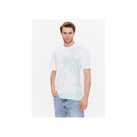 Guess T-Shirt F3GI07 K6XN4 Biały Regular Fit ze sklepu MODIVO w kategorii T-shirty męskie - zdjęcie 168695981