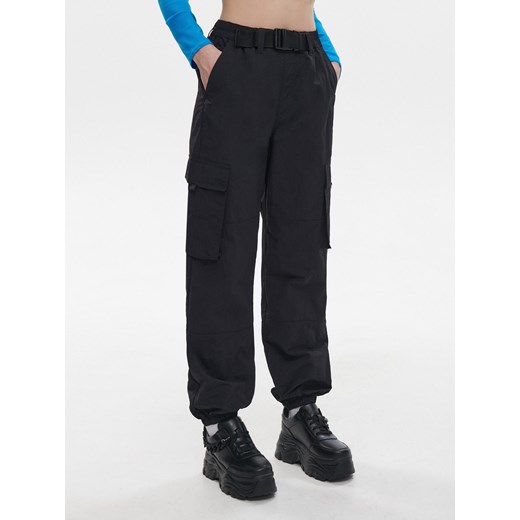 Cropp - Czarne joggery cargo - czarny Cropp 34 okazyjna cena Cropp