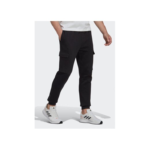 adidas Spodnie dresowe Essentials Fleece Regular Tapered Cargo Joggers HL2226 L MODIVO
