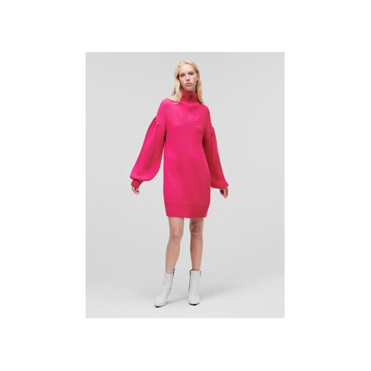 KARL LAGERFELD Sukienka dzianinowa Logo 226W2008 Różowy Relaxed Fit ze sklepu MODIVO w kategorii Sukienki - zdjęcie 168735182