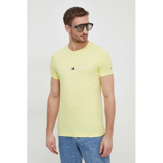 Tommy Hilfiger t-shirt bawełniany męski kolor żółty z aplikacją MW0MW11797 ze sklepu ANSWEAR.com w kategorii T-shirty męskie - zdjęcie 168740401