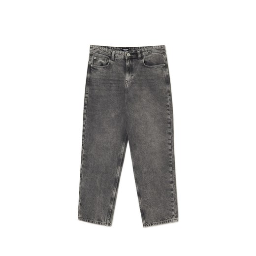 Cropp - Szare jeansy loose - jasny szary ze sklepu Cropp w kategorii Jeansy męskie - zdjęcie 168758821