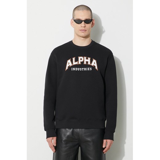 Alpha Industries bluza College Sweater męska kolor czarny z nadrukiem 146301 ze sklepu PRM w kategorii Bluzy męskie - zdjęcie 168779051