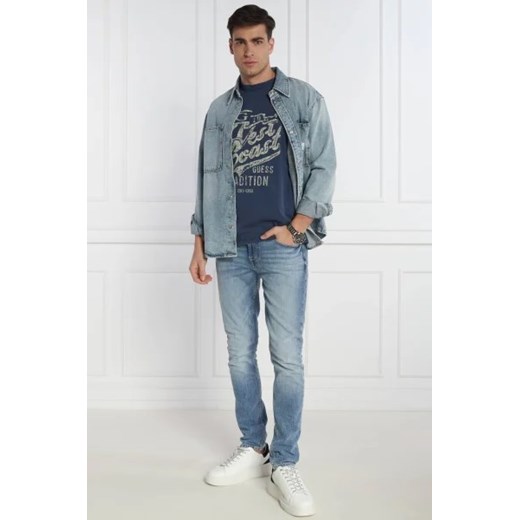 T-shirt męski granatowy Guess z krótkim rękawem z napisem