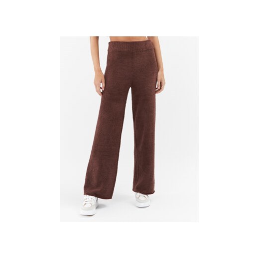 Ugg Spodnie dresowe Terri 1121077 Brązowy Relaxed Fit ze sklepu MODIVO w kategorii Spodnie damskie - zdjęcie 168840061
